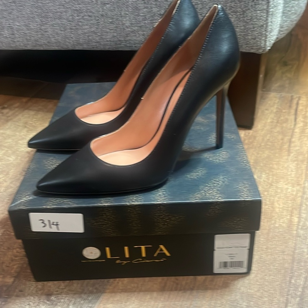 LITA by Ciarra black pumps solid point toe size 39 new in box